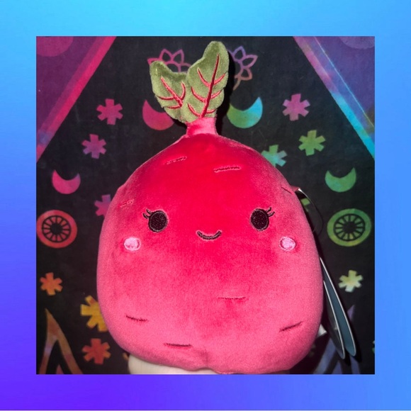Squishmallows Other - ❣️NWT HTF Claudia Beet Squishmallow❣️